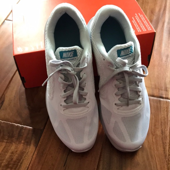 Nike White & Blue Revolution 3 Shoes LAST PAIR - Picture 4 of 8